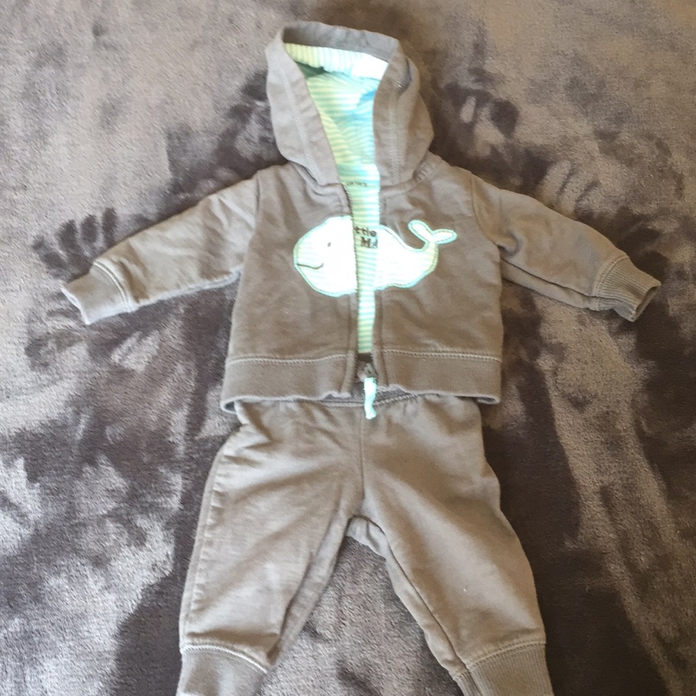 Carters newborn 3 piece set